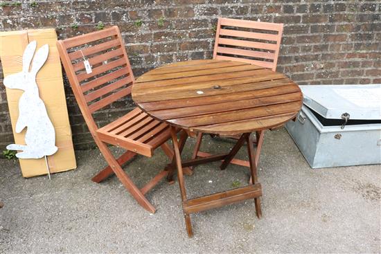 Circular folding garden table & 2 chairs(-)